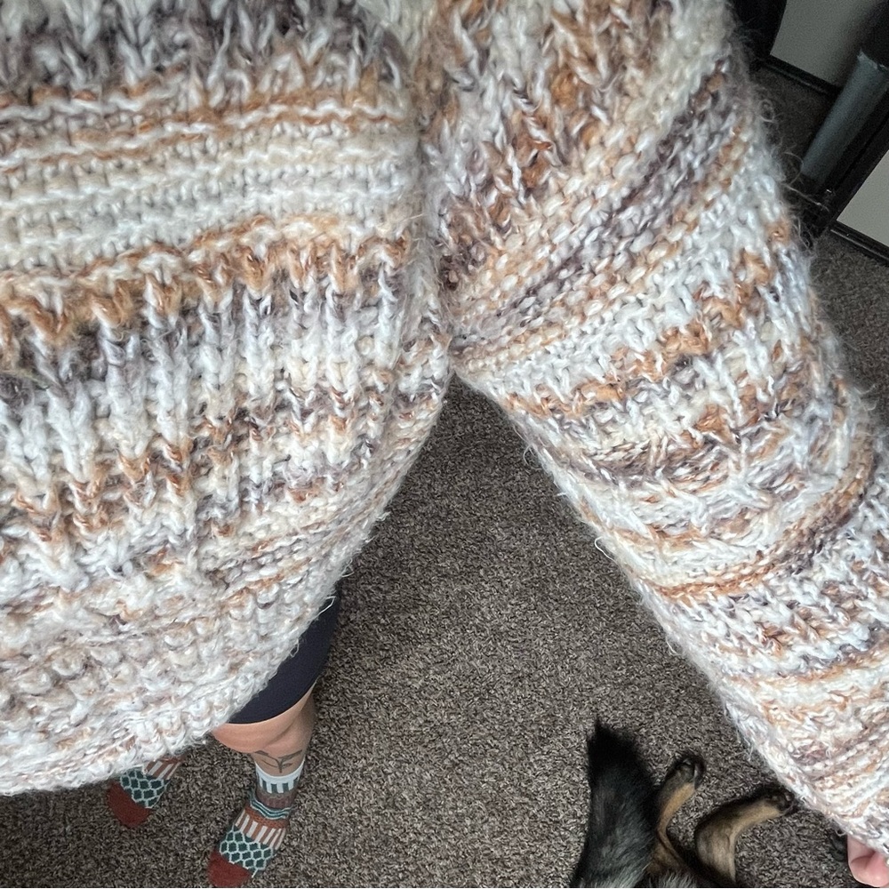 Universal Thread Cropped Knit Sweater - Picture 4 of 4
